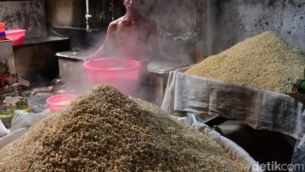 Perajin Tempe Sanan Malang Putar Otak Hadapi Harga Kedelai Naik