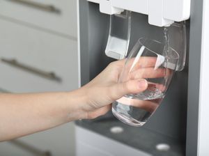 Air Dispenser Nggak Dingin? Kenali Penyebab dan Solusinya