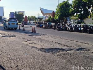 Pemkot Cirebon Siapkan Rp 6,1 Miliar Perbaiki 8 Ruas Jalan Rusak