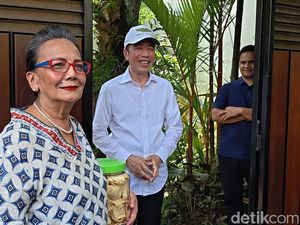 Aktris Senior Christine Hakim Temui Jokowi, Dapat Oleh-oleh Karak dari Iriana