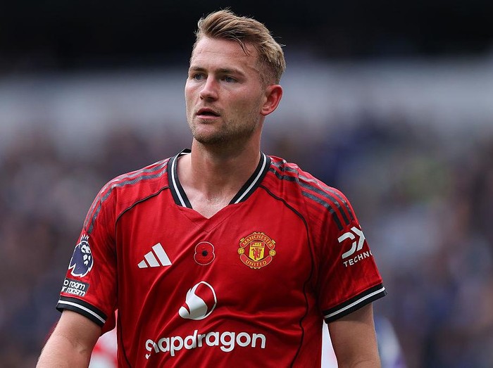 LONDON, ENGLAND - NOVEMBER 08: Matthijs de Ligt of Manchester United during the Premier League match between Tottenham Hotspur and Manchester United at Tottenham Hotspur Stadium on November 08, 2025 in London, England. (Photo by James Gill - Danehouse/Getty Images)