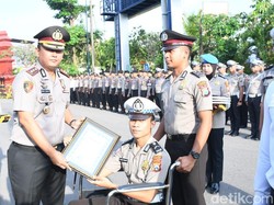 Ganjaran Polisi Madiun Usai Patah Tulang Terlindas Bus yang Diadangnya