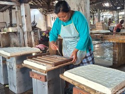 Dilema Produsen Tahu di Nganjuk gegara Harga Kedelai Naik Dampak Perang