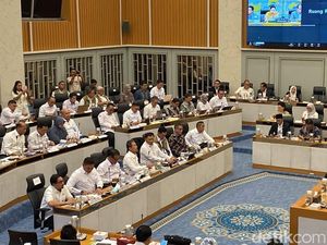 Trenggono Ungkap Dampak Geopolitik ke BBM Nelayan hingga Ekspor