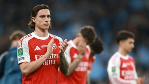 Calafiori dan Hilangnya Tiga Trofi Dalam Dua Pekan