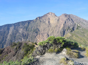 Pendaki Dilarang Keras ke Puncak Selatan Rinjani, TNGR Ancam Blacklist