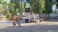 Pejabat Pemkot Mataram Kompak Naik Sepeda Kayuh ke Kantor demi Efisiensi BBM