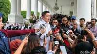 Video: Jawaban Seskab Teddy soal Isu Potong Gaji Menteri