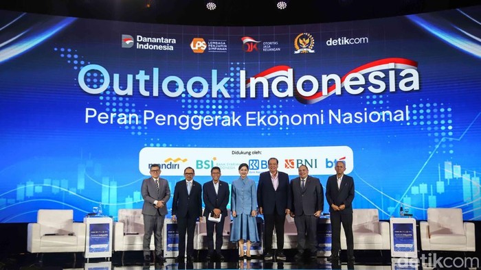 Suasana Diskusi Outlook Indonesia Suasana aktivitas obrolan Outlook Indonesia dengan tema Peran Penggerak Ekonomi Nasional di Menara Bank Mega, Jakarta, Selasa (7/4/2026).