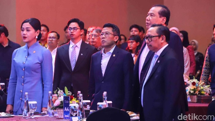 Suasana Diskusi Outlook Indonesia Suasana aktivitas obrolan Outlook Indonesia dengan tema Peran Penggerak Ekonomi Nasional di Menara Bank Mega, Jakarta, Selasa (7/4/2026).