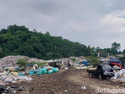 Warga Desa Kepuh Tuntut Perbaikan Jalan dan BPJS PBI Imbas TPAS