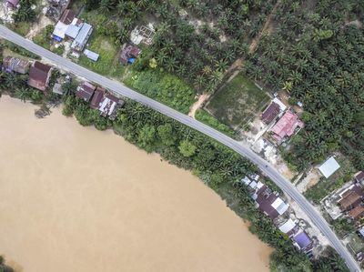 Abrasi Sungai Batang Tembesi Ancam Permukiman dan Jalan Lintas Sumatera