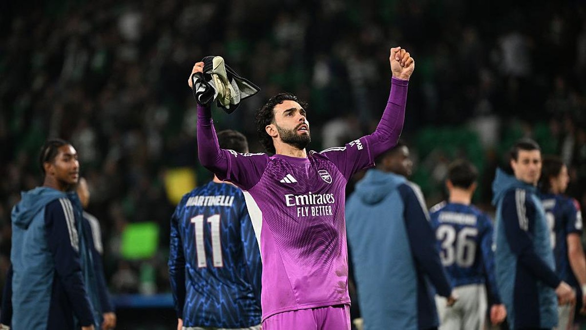 David Raya menjadi bintang kemenangan Arsenal atas Sporting CP di leg pertama perempatfinal Liga Champions. (Foto: Alex Juarez/Anadolu via Getty Images)