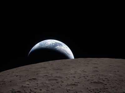 Menakjubkan! Penampakan Bumi & Gerhana dari Balik Bulan Misi Artemis II