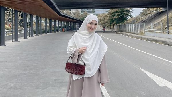 Tren Hijab Syari Kekinian 8 Ide Padu Padan Kreatif Layering Serba Earth Tone