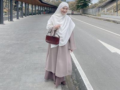 Tren Hijab Syari Kekinian 8 Ide Padu Padan Kreatif Layering Serba Earth Tone