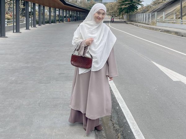 Tren Hijab Syari Kekinian 8 Ide Padu Padan Kreatif Layering Serba Earth Tone