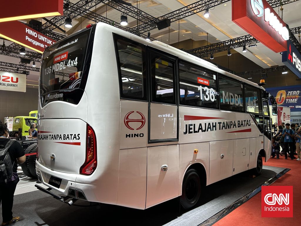 Hino Bus 136 MDBL 4x4 meluncur di Giicomvec 2026, Rabu (8/4/2026).
