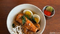Huisman: Gurih Berempah Laksa Salmon hingga Spaghetti Buntut Sapi di Kafe Homey