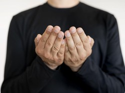 Doa Setelah Sholat Taubat untuk Memohon Rezeki yang Halal