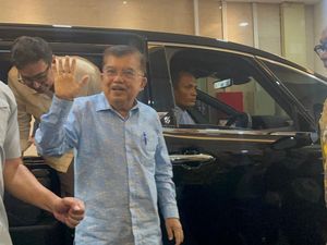 JK ke Bareskrim Laporkan Tuduhan Danai Roy Suryo cs soal Ijazah Jokowi