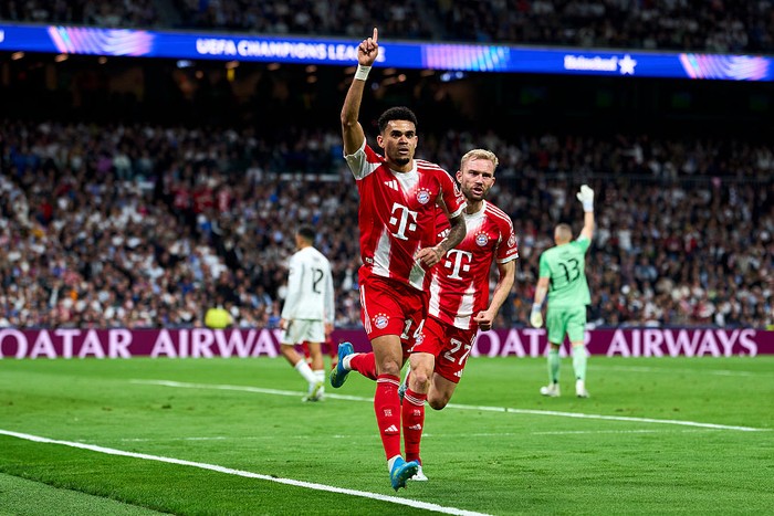 MADRID, SPAIN - APRIL 07: Luis Diaz of FC Bayern Munchen celebrates after scoring his teams first goal during the UEFA Champions League 2025/26 Quarter-Final First Leg match between Real Madrid CF and FC Bayern München at Estadio Santiago Bernabeu 