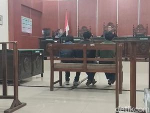 Buang Sampah Sembarangan, 3 Pria Pandeglang Didenda Rp 8 Juta