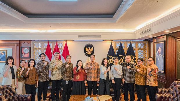Menteri Hukum Republik Indonesia, Dr. Supratman Andi Agtas menerima audiensi delegasi US-ASEAN Business Council (USABC) bersama perwakilan perusahaan teknologi global, seperti META, Google, APPLE, dan SALESFORCE, guna membahas penguatan kerja sama di bidang regulasi digital, perlindungan anak, serta pengembangan ekosistem ekonomi kreatif berbasis teknologi.
