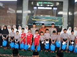 Polres Blitar Kota Ajak Anggota Polsek Berbagi pada Anak Yatim Piatu