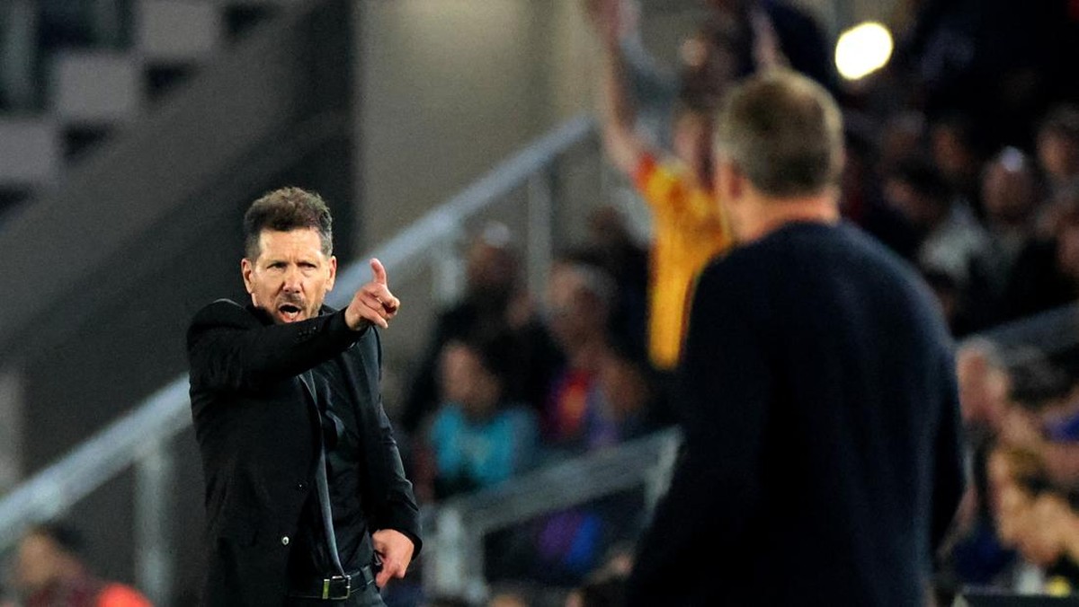 Diego Simeone akhirnya bisa menang di Camp Nou! (REUTERS/Nacho Doce)