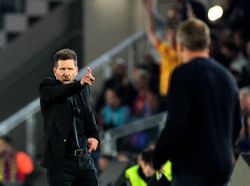 Bek Arsenal Dilabrak Diego Simeone!