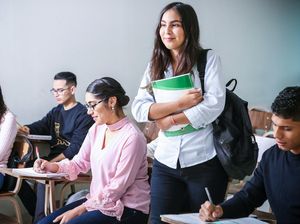 Apa Itu Gap Year? Ini Pengertian, Manfaat, dan Tips Produktif Saat Melakukannya