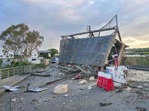 Video: Israel Bom Jembatan, Pemukiman Selatan Lebanon Terisolasi Total