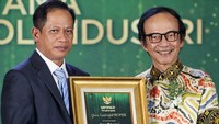 PT Kaltim Methanol Industri Raih Penghargaan Green Leadership 2025