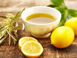 Racikan Lemon dan Minyak Zaitun, Ini Manfaat dan Waktu Minumnya