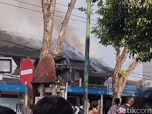 Dapur MBG di Mataram Terbakar, Api Berasal dari Atap