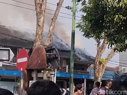 Dapur MBG di Mataram Terbakar, Api Berasal dari Atap