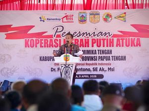 Menkop Resmikan Operasional Kopdes Merah Putih di Atuka Mimika Papua Tengah