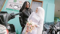 Viral Pasangan Nikah di KUA Bandung, Tamu Hanya 27 Orang Demi Masa Depan