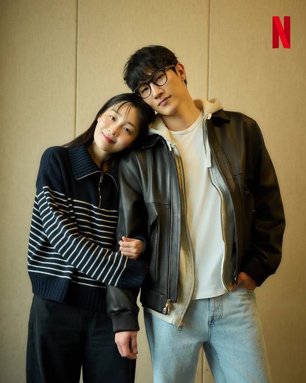 Noh Sang Hyun dan Kim Min Ha untuk/ Foto: instagram.com/netflixkr