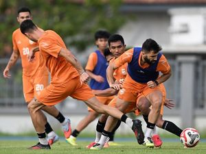 Momen Pesut Etam Latihan di Kota Pahlawan, Persiapan Jamu PSBS Biak