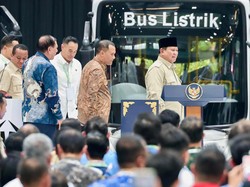 Prabowo Puji Pemprov Jateng Beli Bus Listrik, Harap Diikuti Daerah Lain