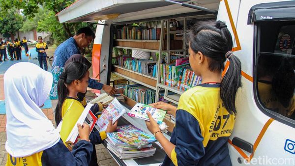 Perpustakaan Keliling Dorong Minat Baca Siswa di Jakarta Timur