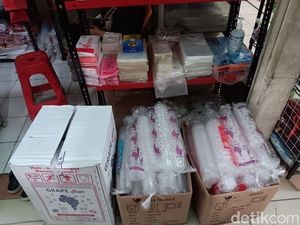 Harga Plastik Naik, Pemprov Jabar Cari Supplier Baru-Dorong Daur Ulang