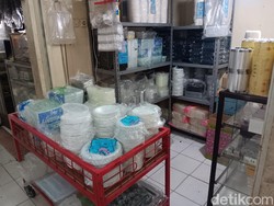Harga Plastik Meledak 2 Kali Lipat, Pedagang Menjerit: Untung Tinggal Receh