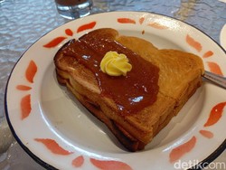 Mencicipi Sarapan Unik, Roti Bakar Tungku dan Pulut Bakar Srikaya di Medan