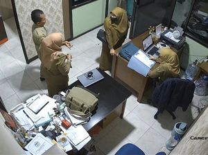 Video: Warga Gresik Kena Prank SK PNS Palsu hingga Masuk Kerja