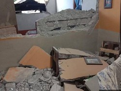 Ratusan Rumah Rusak Akibat Gempa di Flores Timur