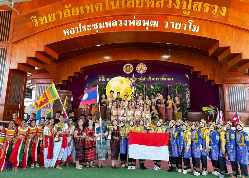 Tim Ratoh Jaroe SMAN 4 Semarang raih juara umum di Festival Internasional Thailand