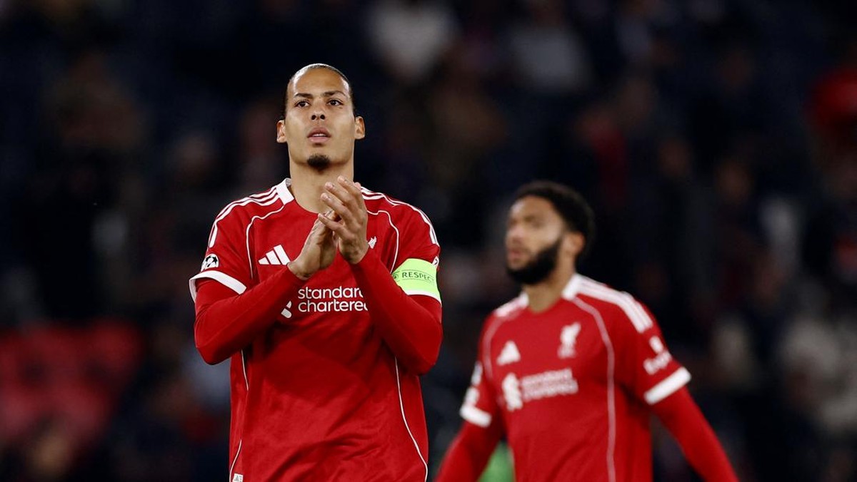 Kapten Liverpool Virgil van DIjk meminta dukungan fans di Anfield pekan depan. (Action Images via Reuters/Lee Smith)